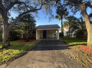 16233 Laurel Dr #17, Fort Lauderdale, FL 33326