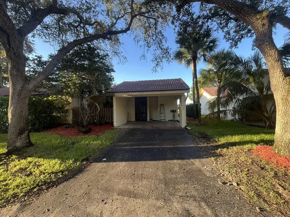 16233 Laurel Dr #17, Fort Lauderdale, FL 33326