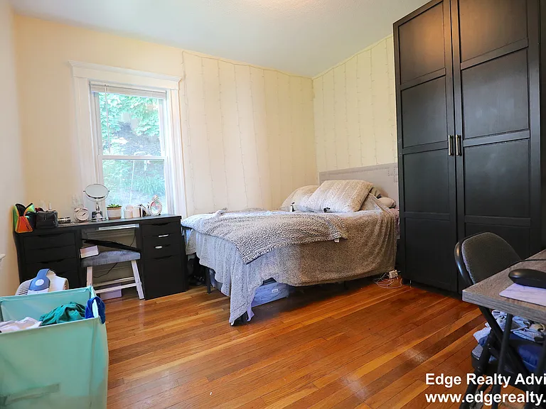 554 Washington St #1 — Photo 9