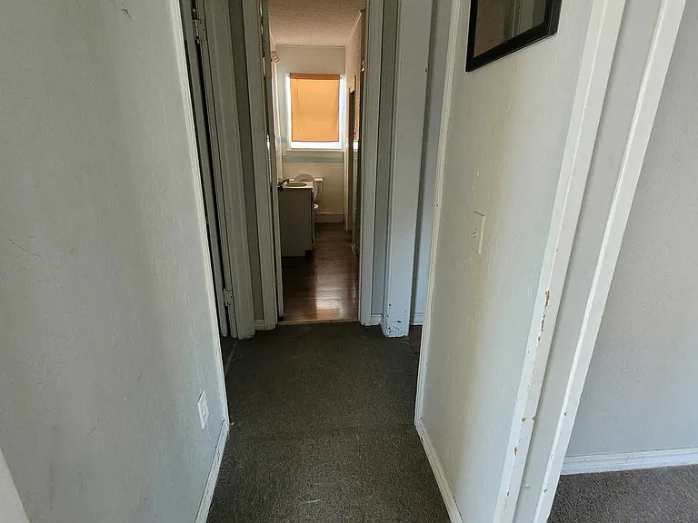 1005 N B St #2 — Photo 4