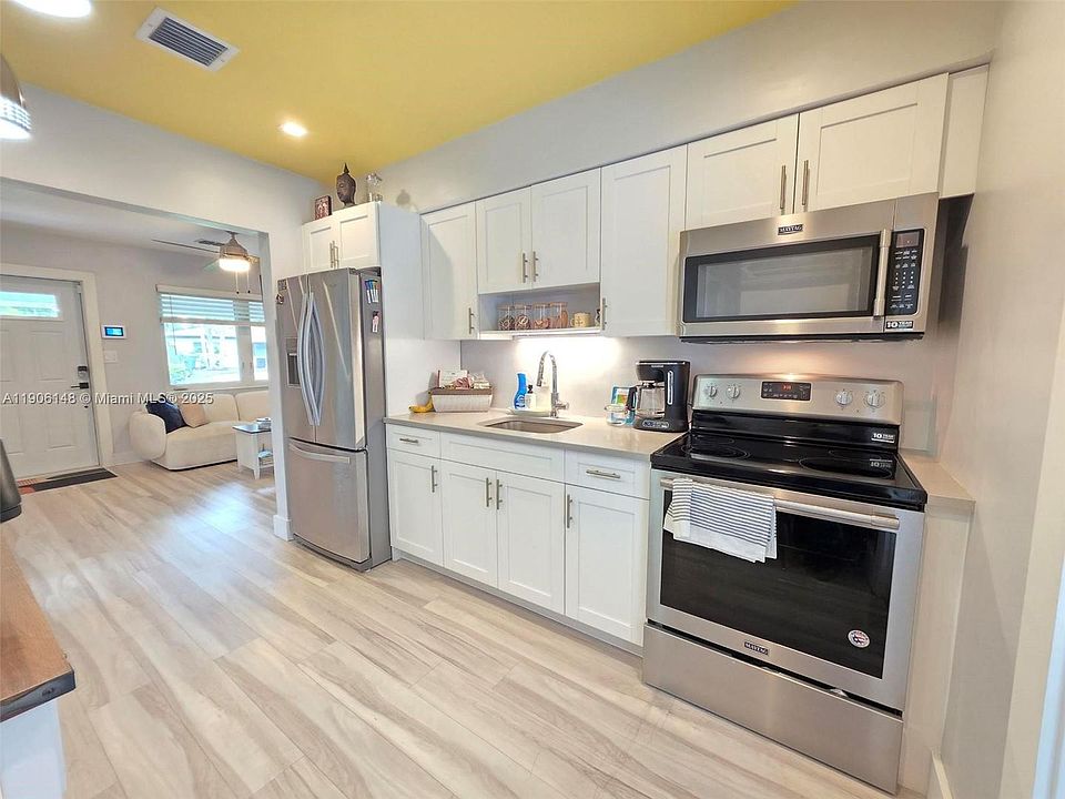 1st image of 250 NE 42nd St #250