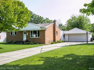 211 Connecticut Ave, Marysville, MI 48040
