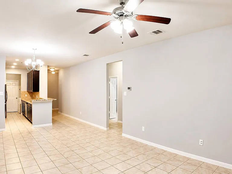 124 Camelot Place Ct — Photo 12