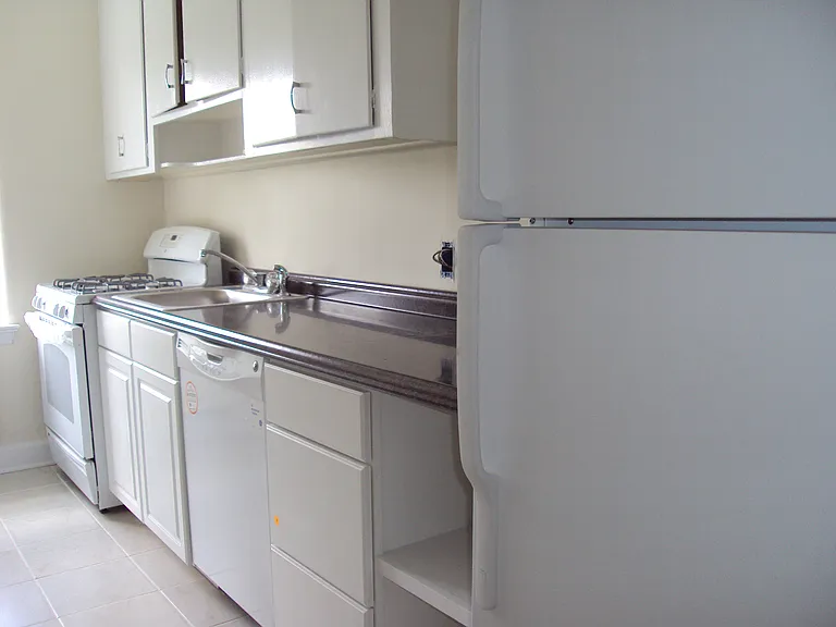 24 N Goodman St — Photo 6