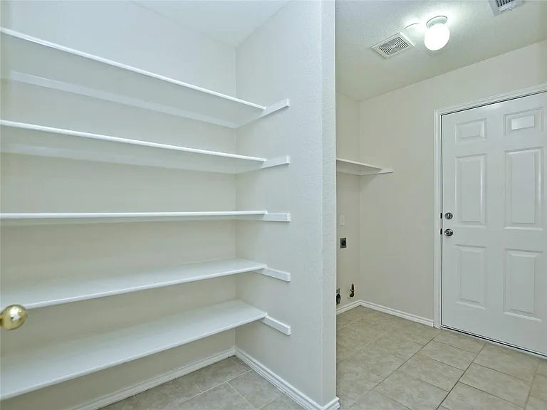 2205 Southeastern Trl — Photo 9