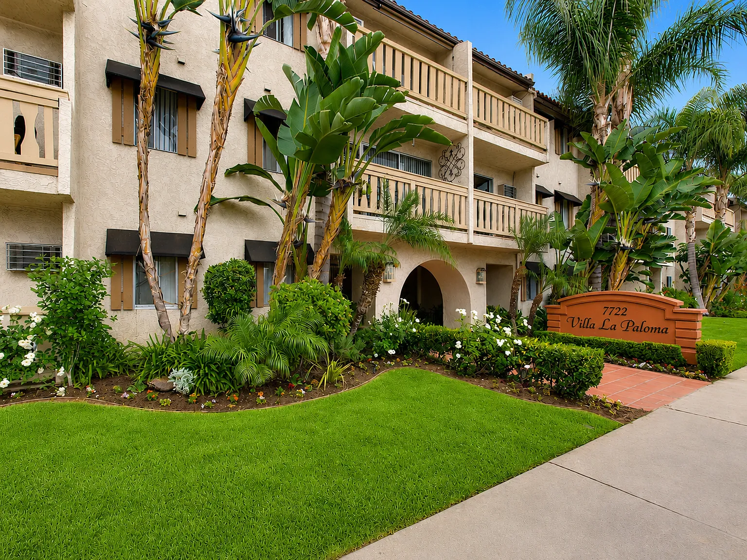 Villa La Paloma Apartments | 7722 Reseda Blvd — Photo 3