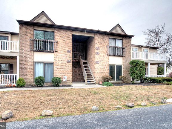 2nd image of 14 Pickwick Pl