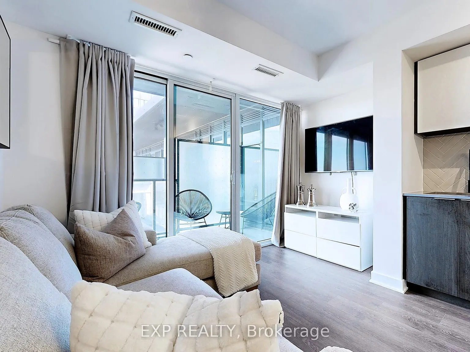 3 bed, $5,350 — Photo 4