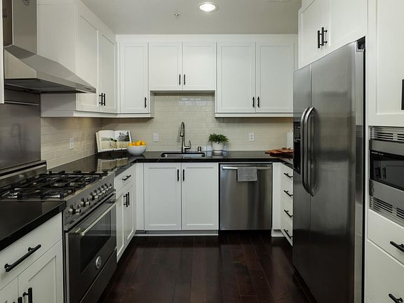 2nd image of 1001 Laurel St Unit 419