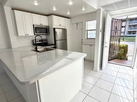 20111 NE 27th Ct, Aventura, FL