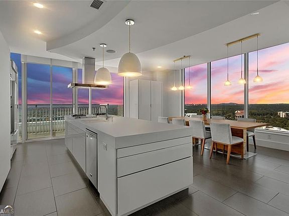2nd image of 3338 Peachtree Rd NE APT 3501