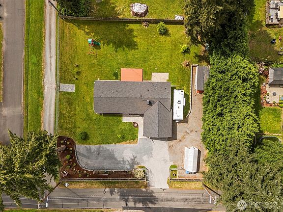 2nd image of 10518 132nd Street E