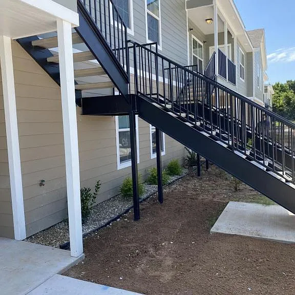 4245 Meyers Ln — Photo 4