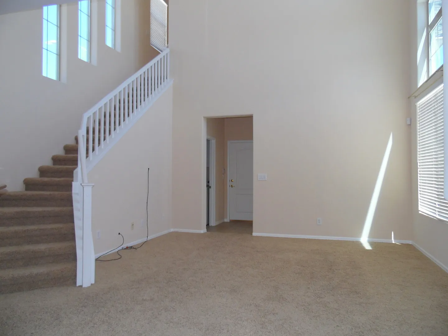 Northwest - gated community — Photo 3