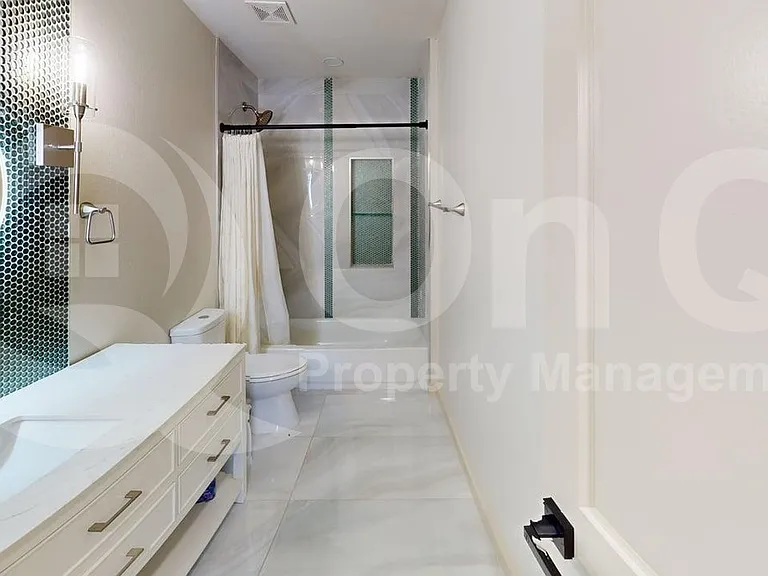 2517 Canterbury Ct — Photo 17
