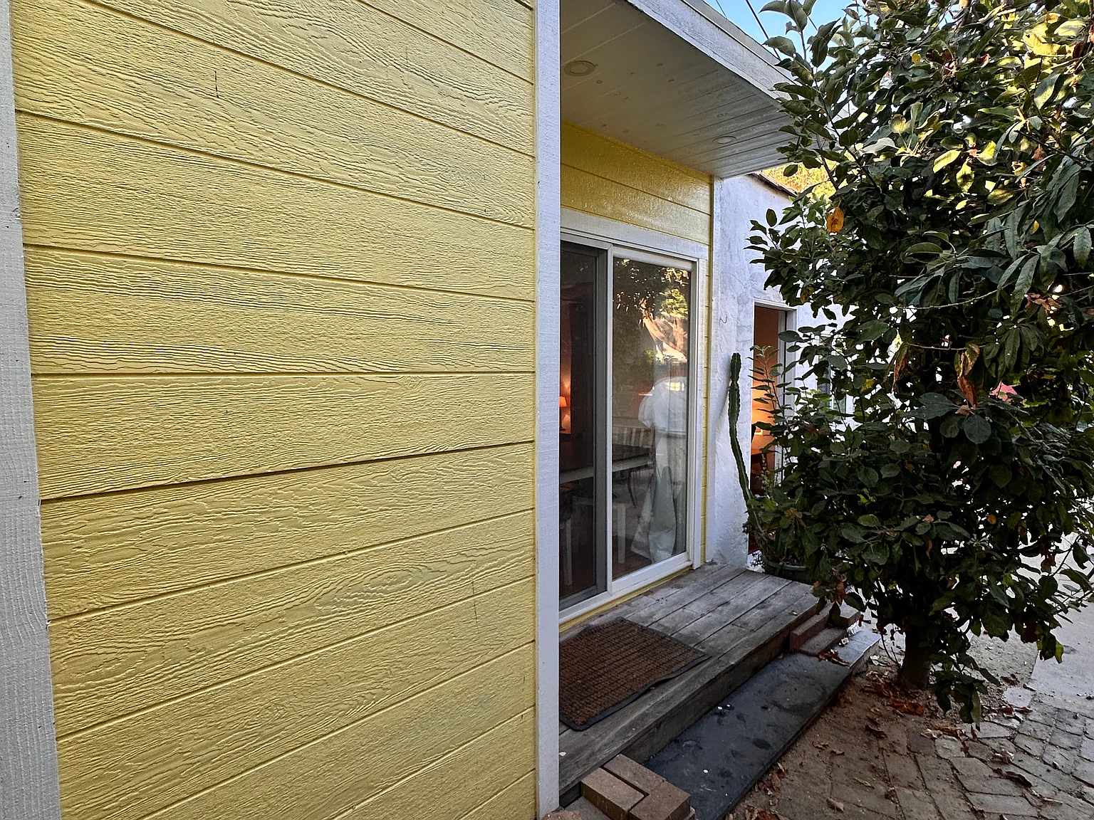 Studio, 400 sqft, $2,200 — Photo 2