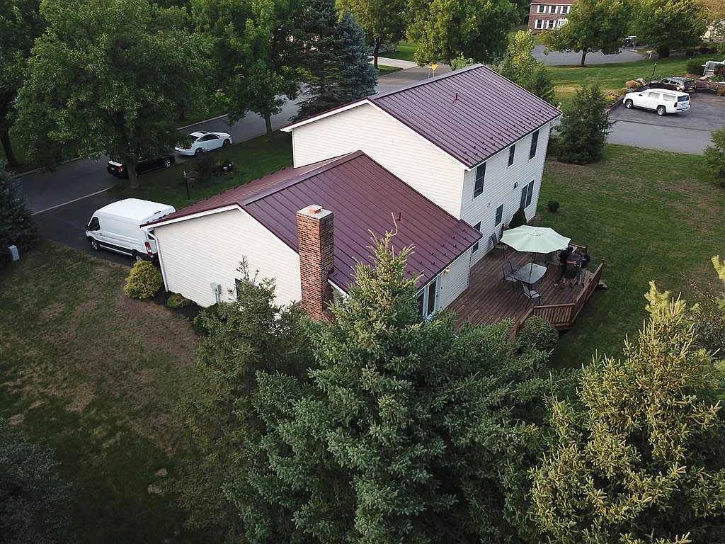 1 bed, 1.5 bath, 2114 sqft, $950 — Photo 2