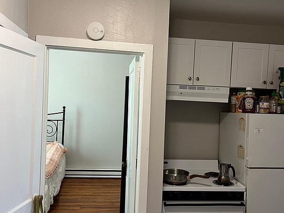 4th image of 126 2nd St #R3