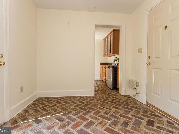 2nd image of 313 Princess Anne St