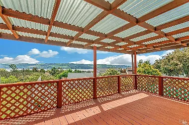 4 bed, 2192 sqft, $4,000 — Photo 1