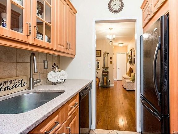 3rd image of 27010 Grand Central Parkway #4J