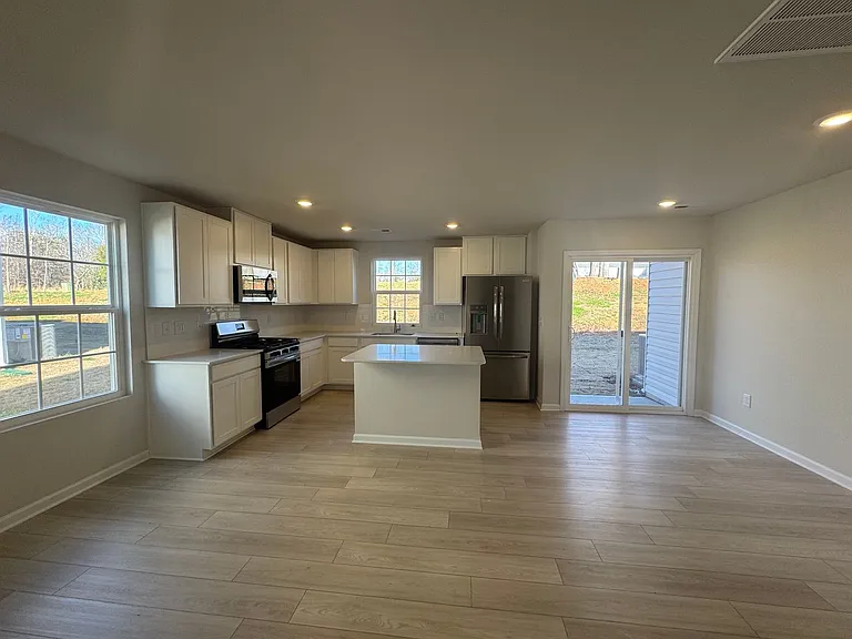 832 Powder Branch Dr — Photo 3