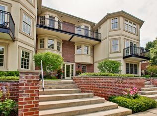 333 E Westminster Rd APT 1B, Lake Forest, IL 60045