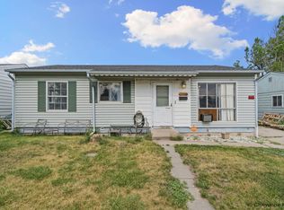 1112 Ahrens Ave, Cheyenne, WY 82007
