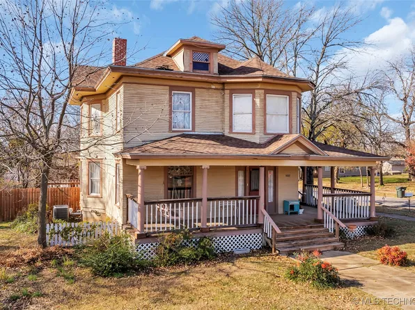 1022 W 12th St, Sulphur, OK 73086