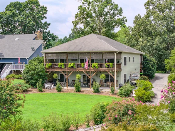 101 Lake Club Ln, Nebo, NC 28761