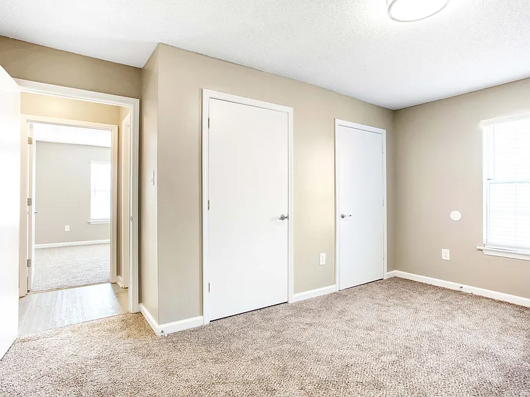 The Waverly Apartments — Photo 11