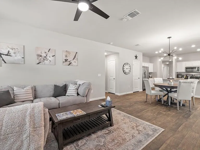 14013 Heywood Dr — Photo 16