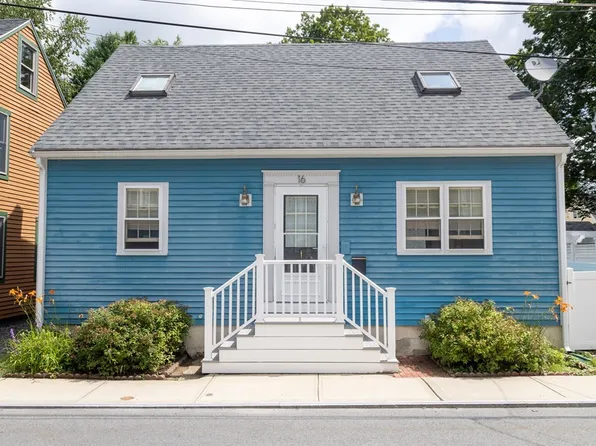 16 Russia St, Newburyport, MA 01950