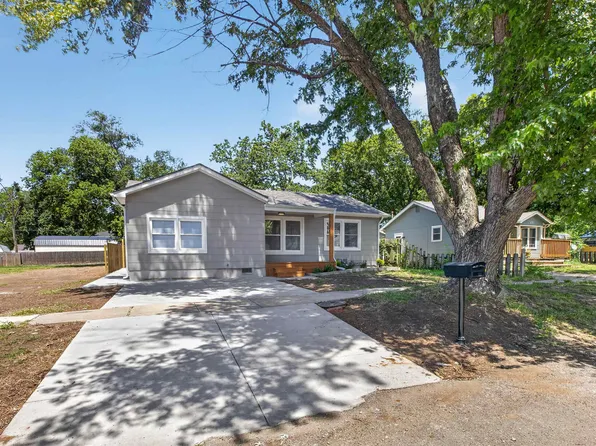 428 E Bridge St, Mulvane, KS 67110