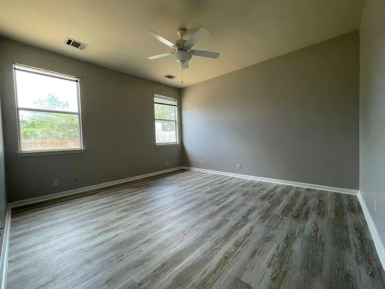 11603 Marshall St — Photo 16