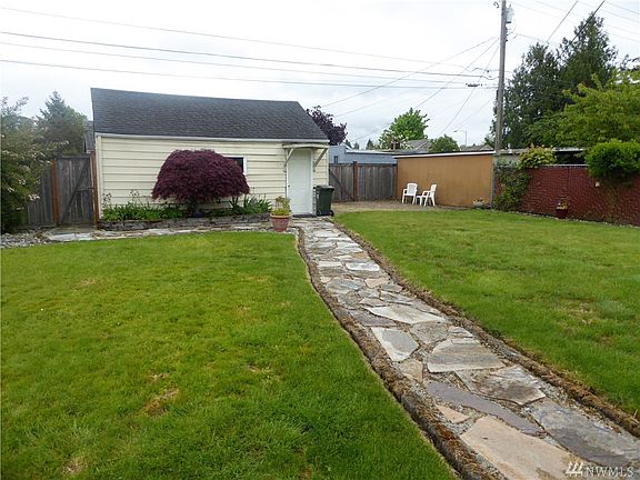 2nd image of 5001 S Pine St