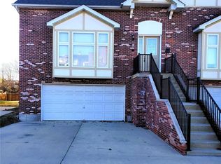 8 Cabanne Townhome Dr, Saint Louis, MO 63112