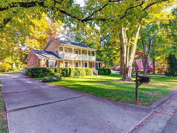 2nd image of 3004 Greenbrook Dr