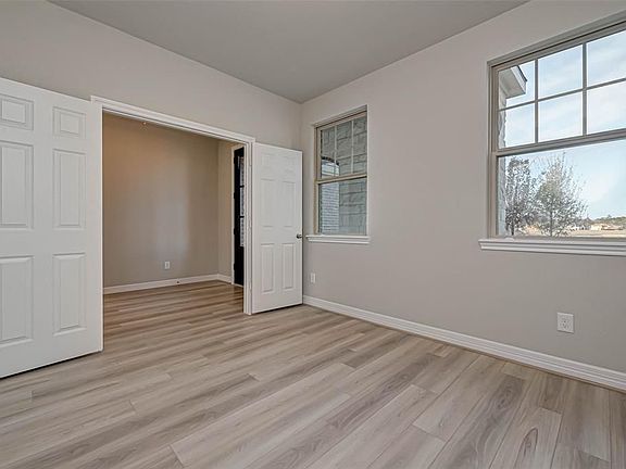 5th image of 3433 Acacia Grove Ln