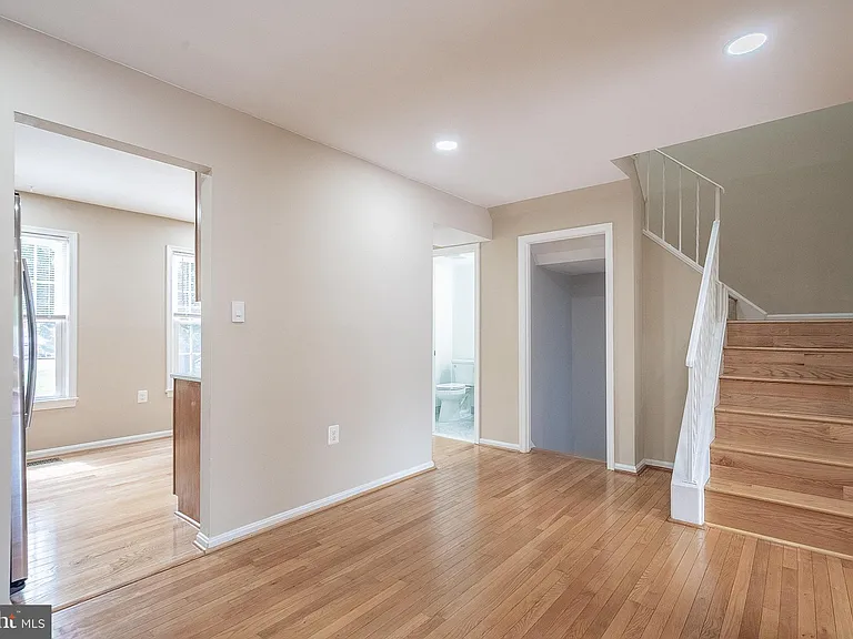 5844 Banning Pl — Photo 20