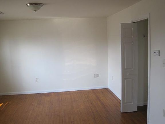 Livingroom and Closet