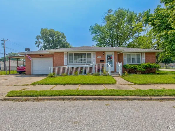 1206 Lewis Ave, Wood River, IL 62095