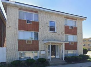 1326 Bataan Dr APT 2E, Broadview, IL 60155
