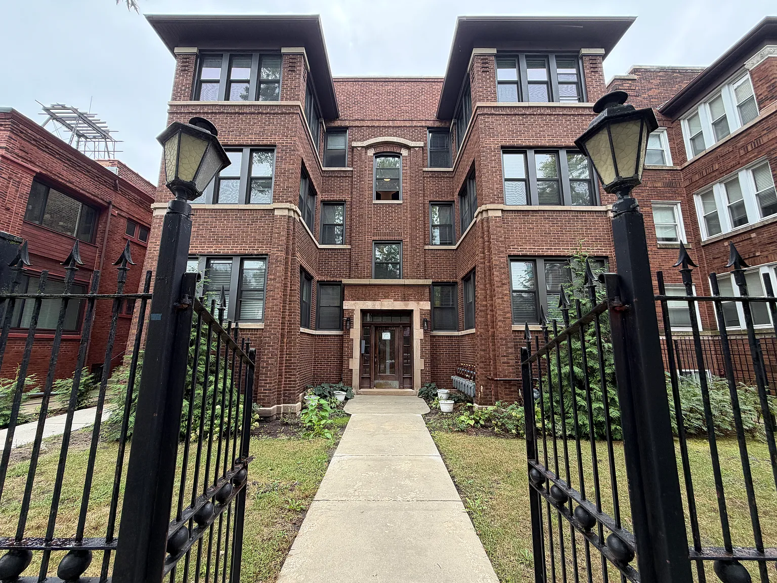 3 bed, 1450 sqft, $2,900 — Photo 1