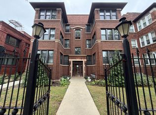 1431 W Howard St #3W, Chicago, IL 60626