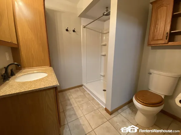 737 Kitterman Cir, Norwalk, IA 50211