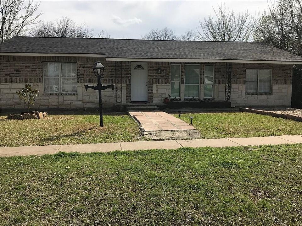 1st image of 410 E Avenue G