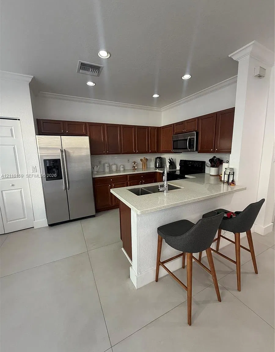 Islands At Doral Northwes — Photo 2