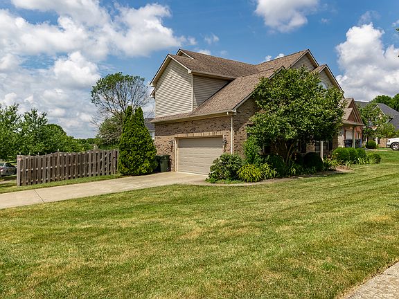 2nd image of 923 Forest Lake Dr