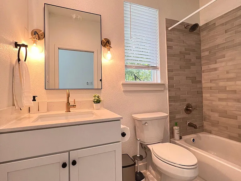3815 Hamilton Ave — Photo 14